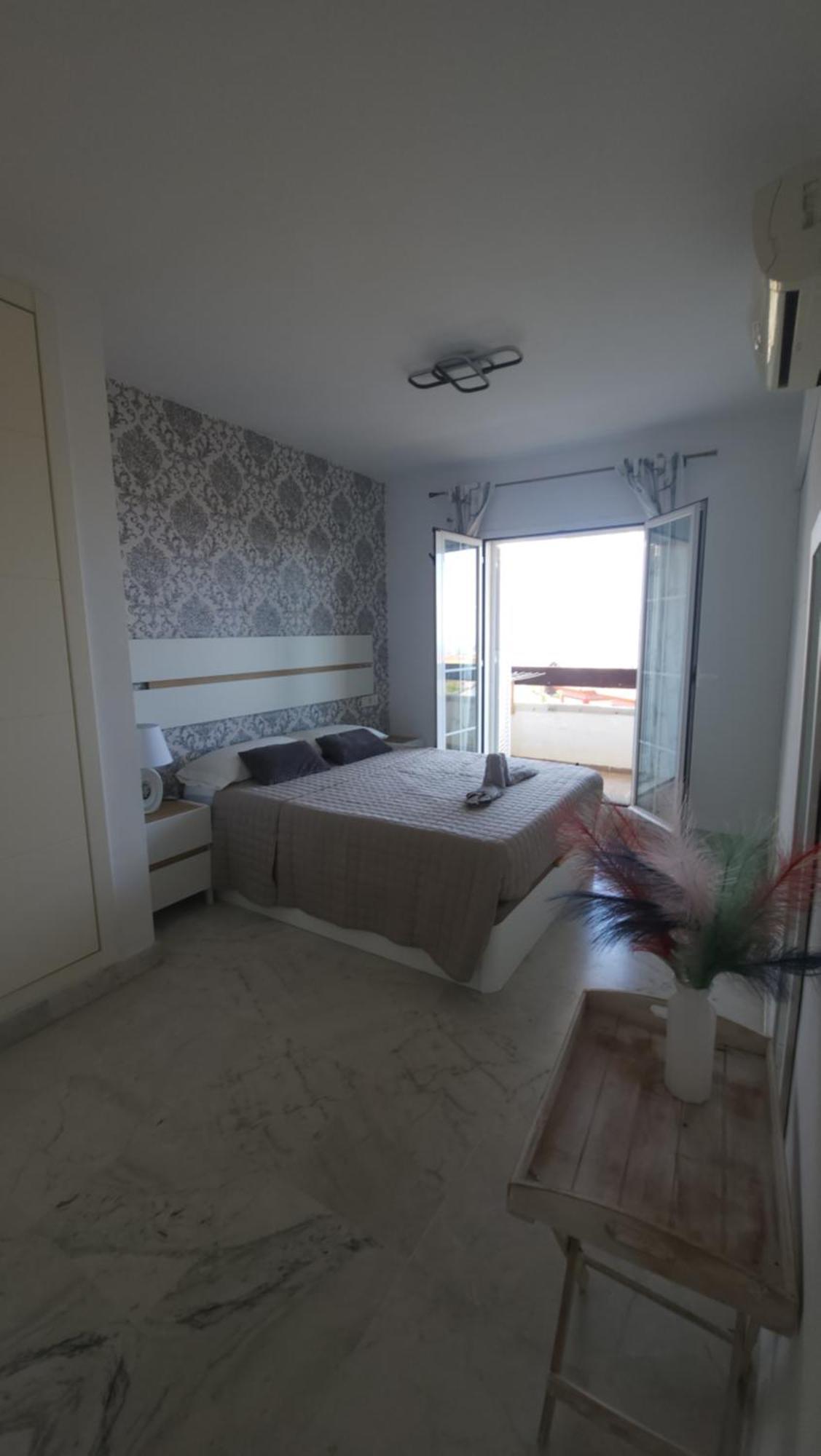 Appartement En Benalmadena, Con Vista Al Mar *