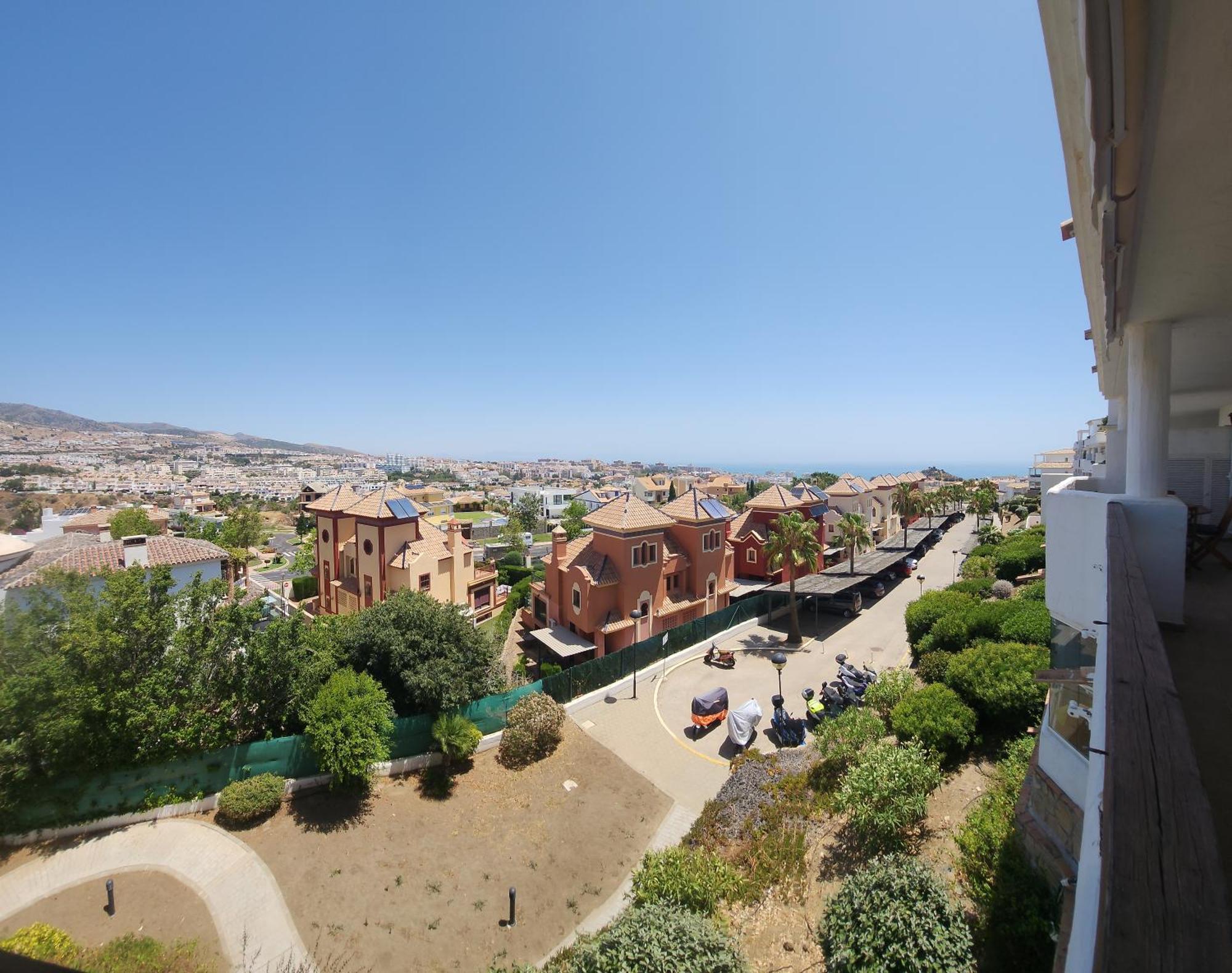 Apartament En Benalmadena, Con Vista Al Mar *